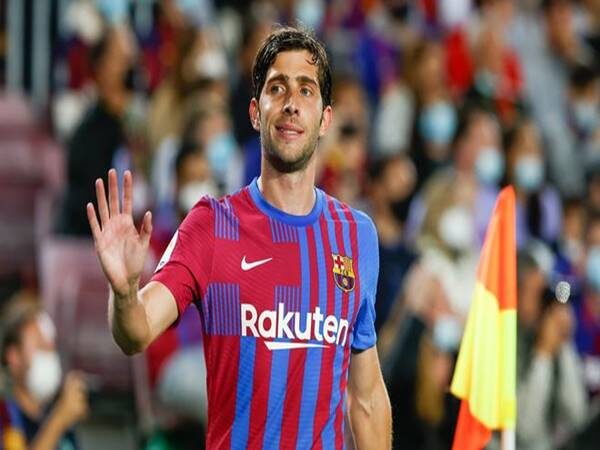 Tin Barca 22/4: Barcelona muốn gia hạn thêm với Sergi Roberto