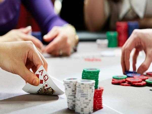 Chi tiết thông tin bài tẩy trong sảnh Poker