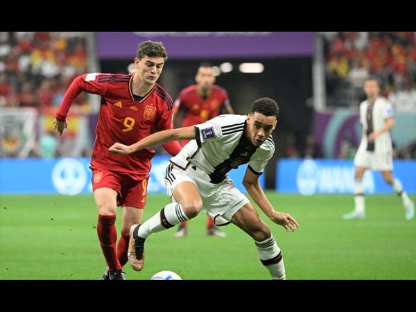Trận đấu kịch tính giữa Đức với Tây Ban Nha