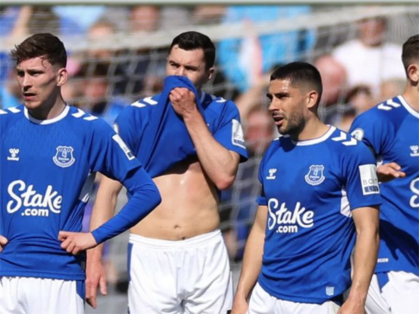 Tin quốc tế tối 26/10: Everton có nguy cơ bị trừ điểm