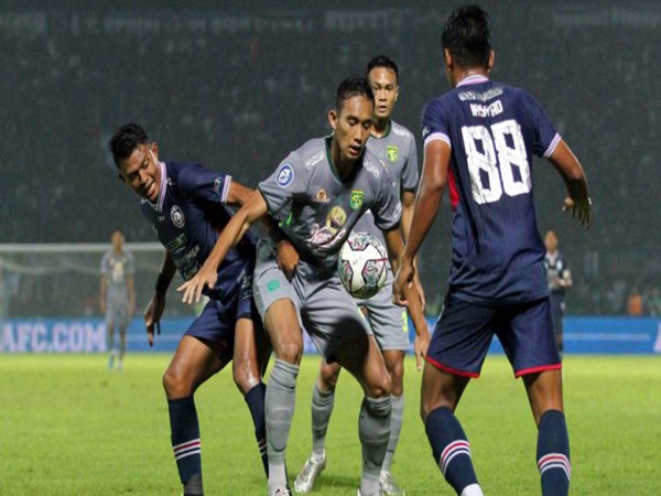 Nhận định trận Arema Malang với Persebaya Surabaya, 20h30 ngày 27/3